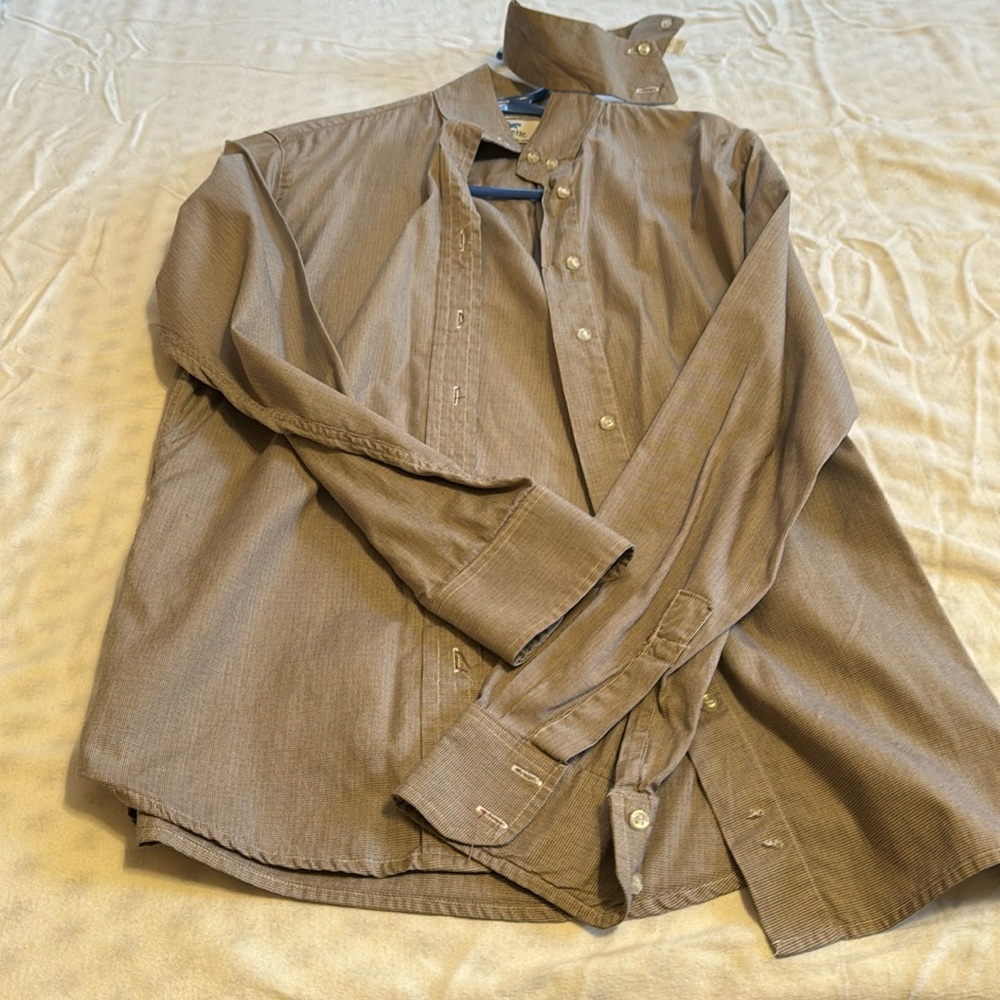 Nice woman’s English show shirt size 34